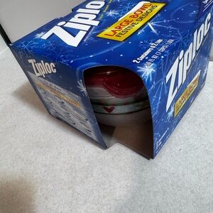 Ziploc Festive Design Large Bowls Heart Star Red Lid 56 oz each 7 cups each NOS